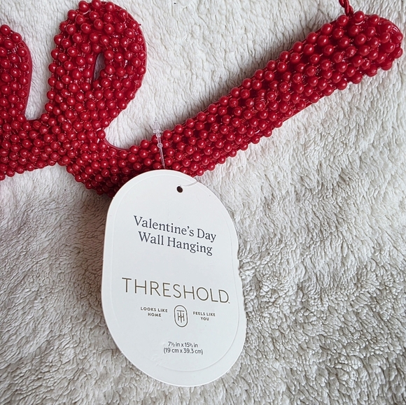 Threshold target 2025 Beaded Love Valentine's Wall Hanging decor, NWT 7.5 × 15.5 - Picture 3 of 7